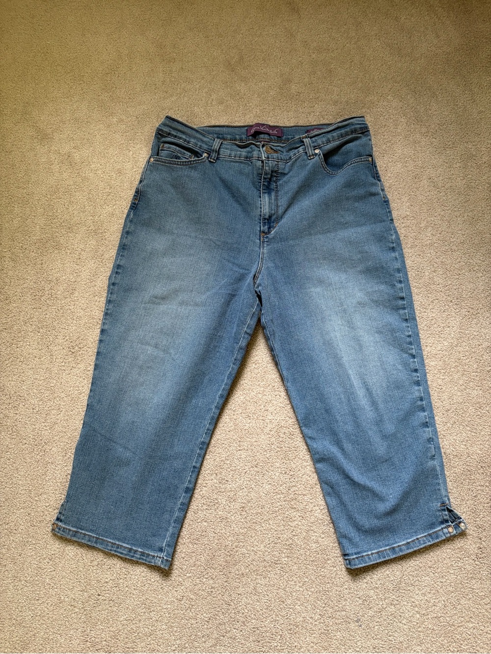 Gloria Vanderbilt Amanda Blue Denim capri Jeans size 14 great condition